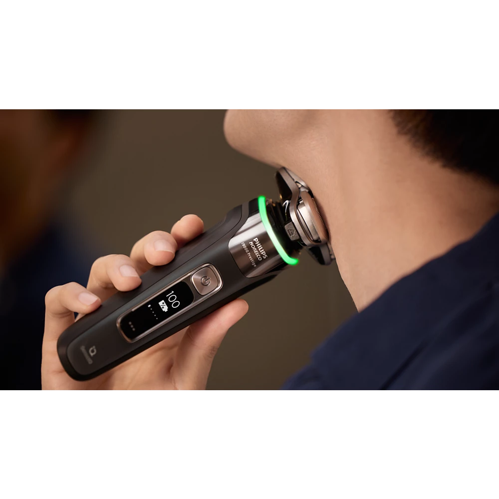 Norelco i9000 Prestige Wet&amp;Dry Electric Shaver with SenseIQ (XP9200/82)