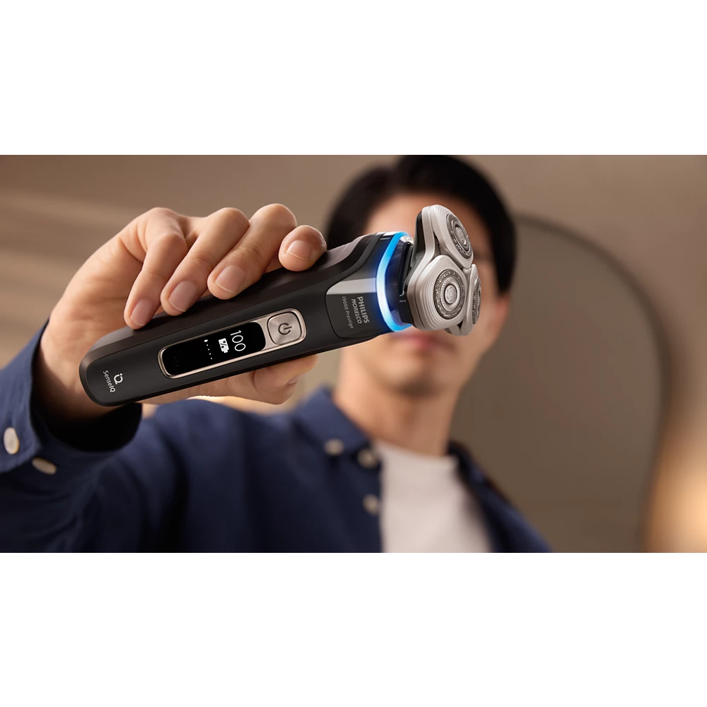 Norelco i9000 Prestige Wet&amp;Dry Electric Shaver with SenseIQ (XP9200/82)