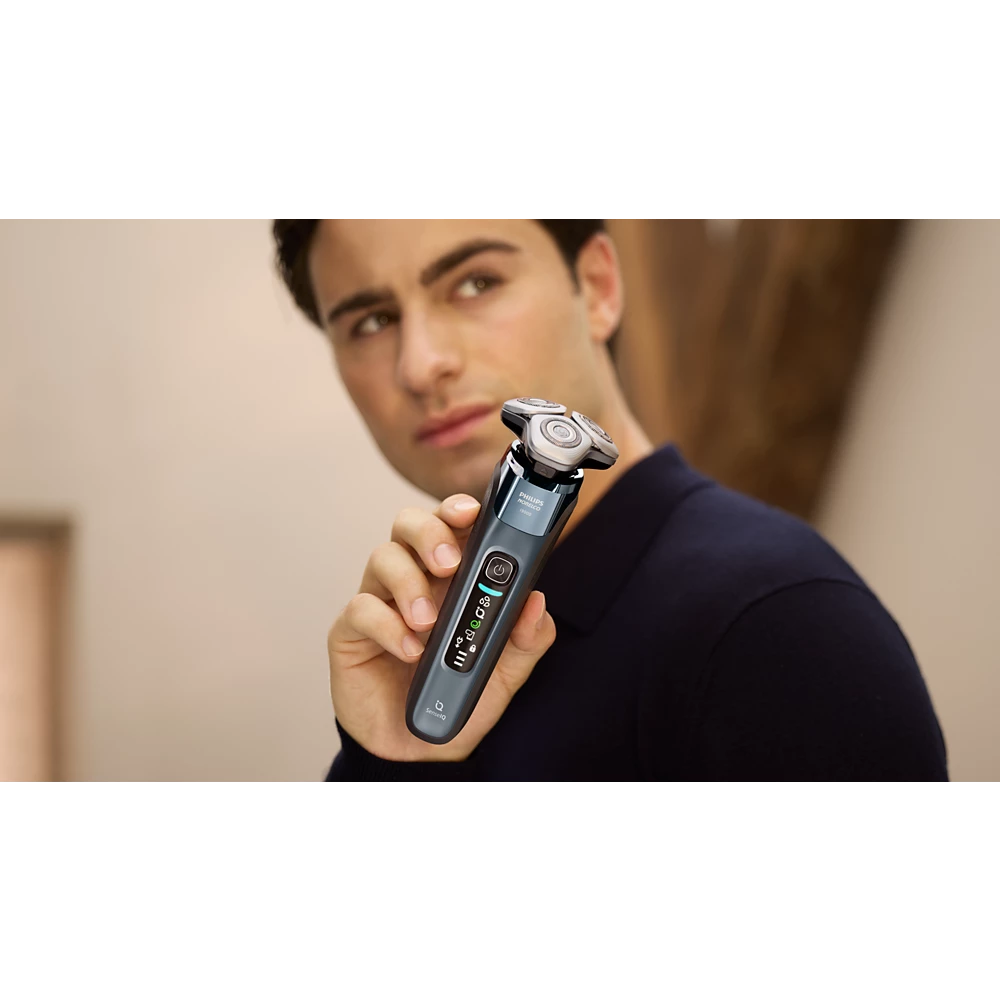 Norelco i9000 Wet&amp;Dry Electric Shaver with SenseIQ (X9001/81)