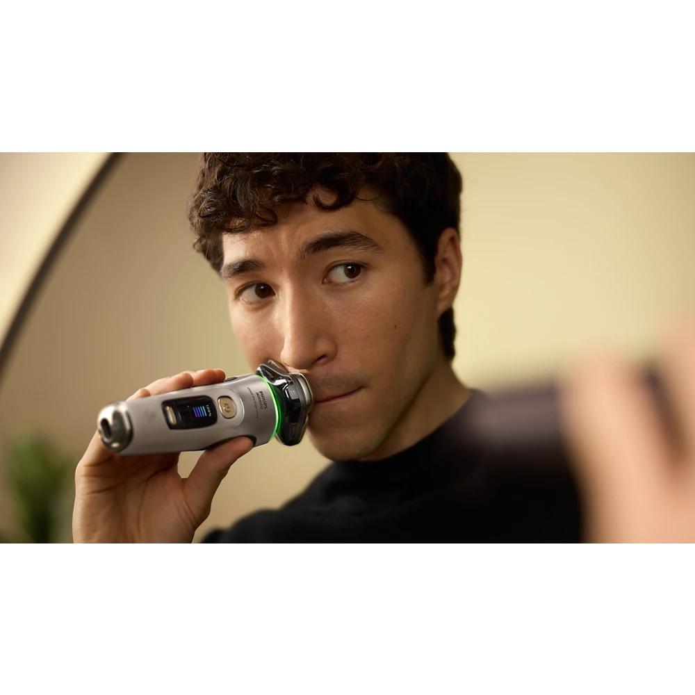 Norelco i9000 Prestige Ultra Wet&amp;Dry Electric Shaver with SenseIQ Pro (XP9403/88)
