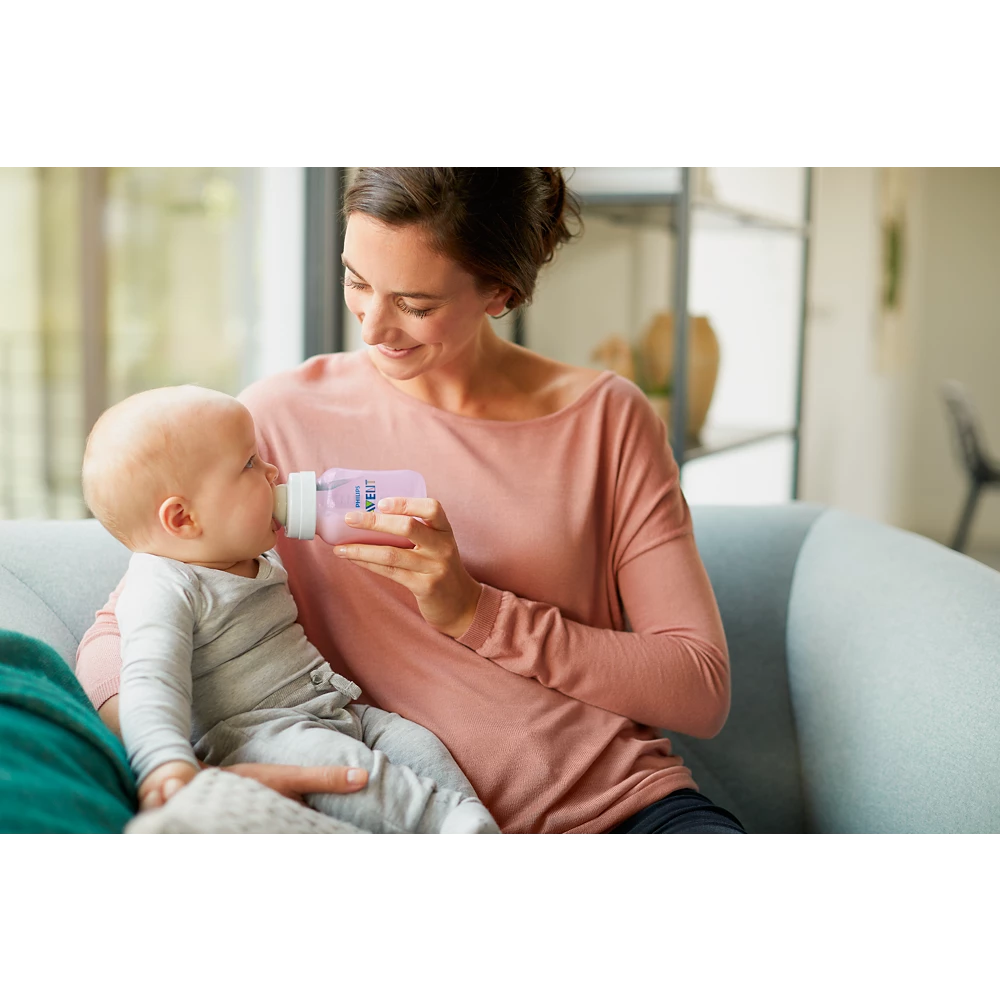 Avent Anti-colic bottle with AirFree vent (SCY703/14)