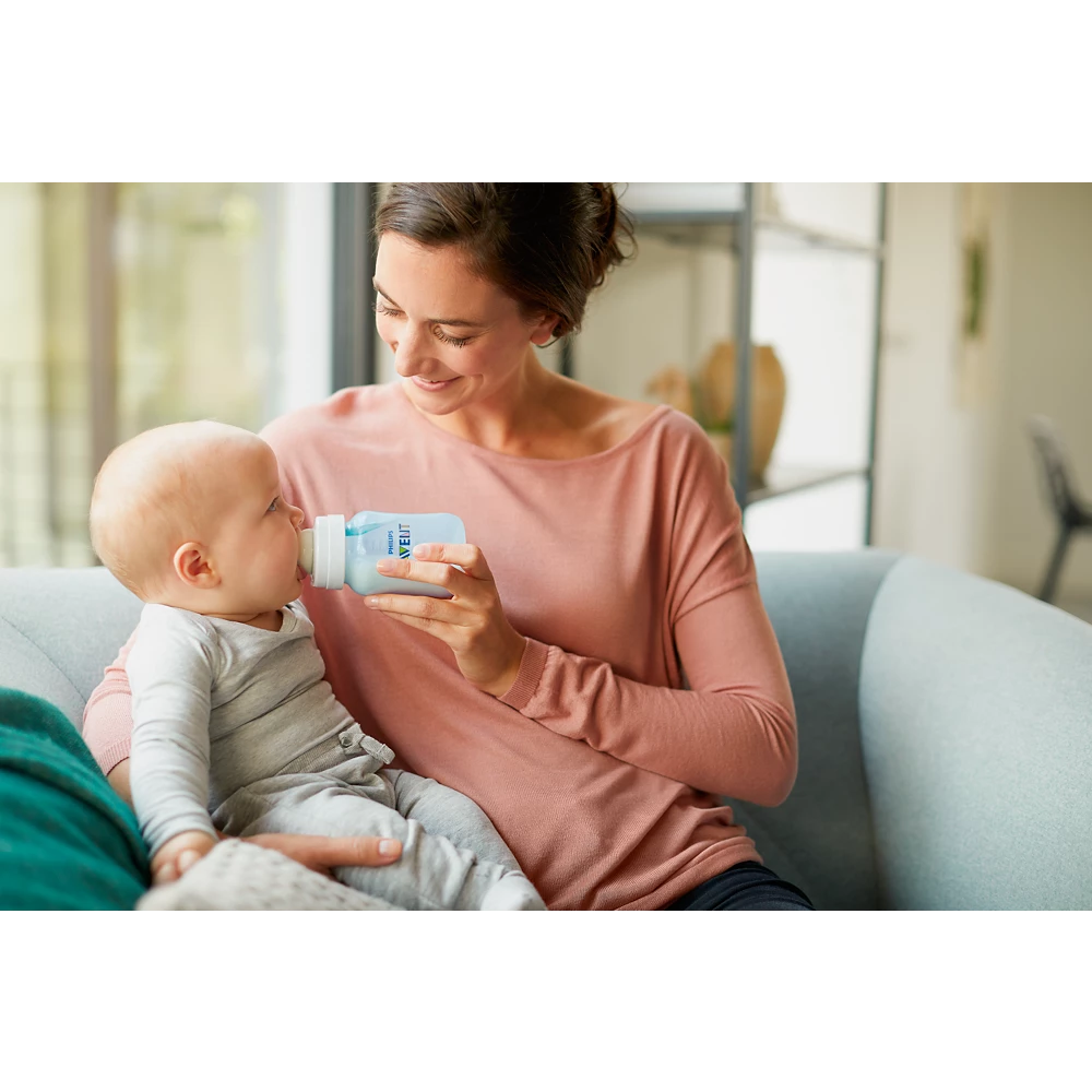 Avent Anti-colic bottle with AirFree vent (SCY703/24)