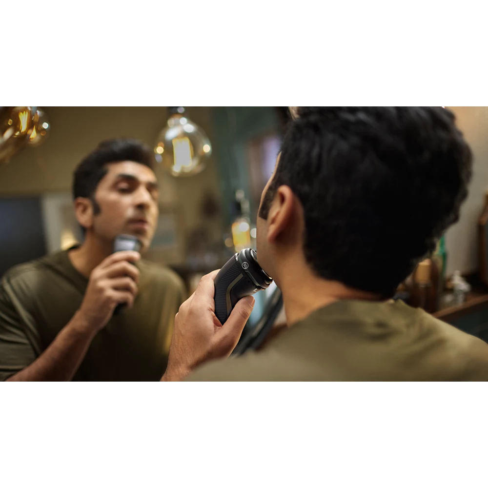 Norelco CareTouch Wet &amp; Dry Electric Shaver (S3242/90)