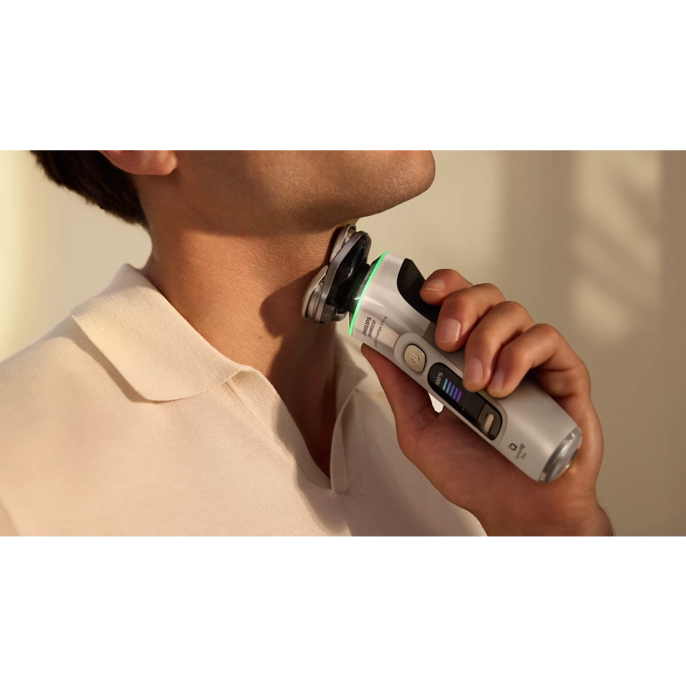 Norelco i9000 Prestige Ultra Wet&amp;Dry Electric Shaver with SenseIQ Pro (XP9403/88)