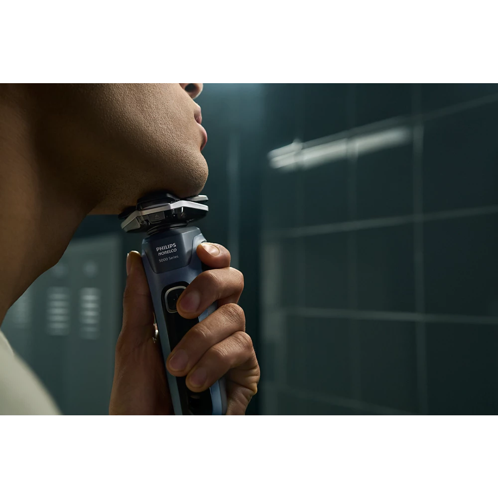 Norelco Shaver Series 5000 Wet &amp; Dry electric shaver (S5880/81)