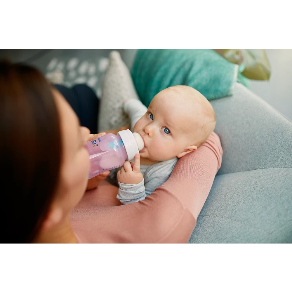 Avent Anti-colic bottle with AirFree vent (SCY703/13)