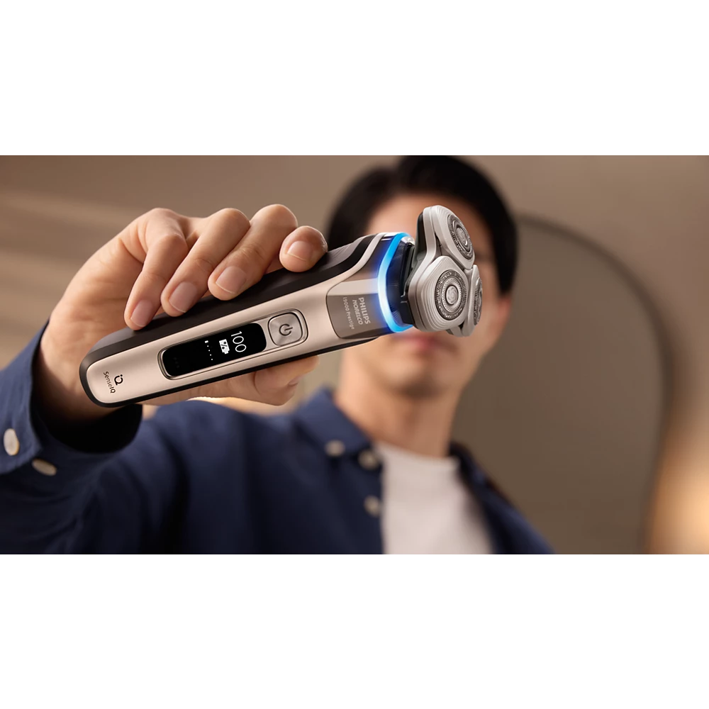 Norelco i9000 Prestige Wet&amp;Dry Electric Shaver with SenseIQ (XP9204/85)