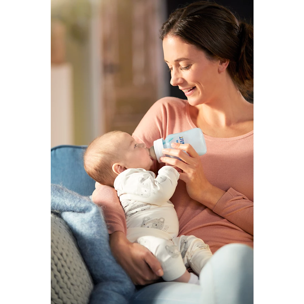 Avent Anti-colic bottle with AirFree vent (SCY703/23)