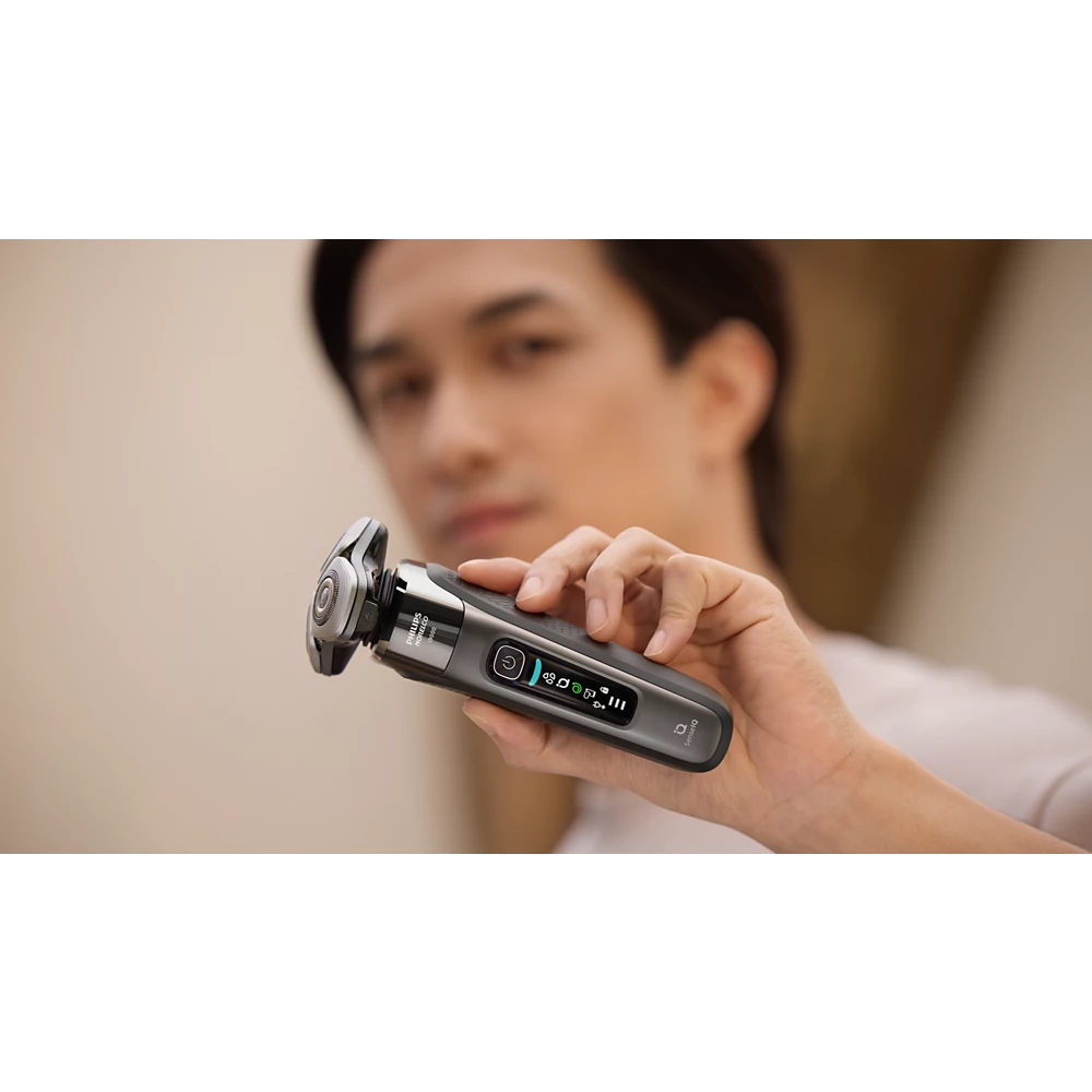 Norelco i9000 Wet&amp;Dry Electric Shaver with SenseIQ (X9002/82)