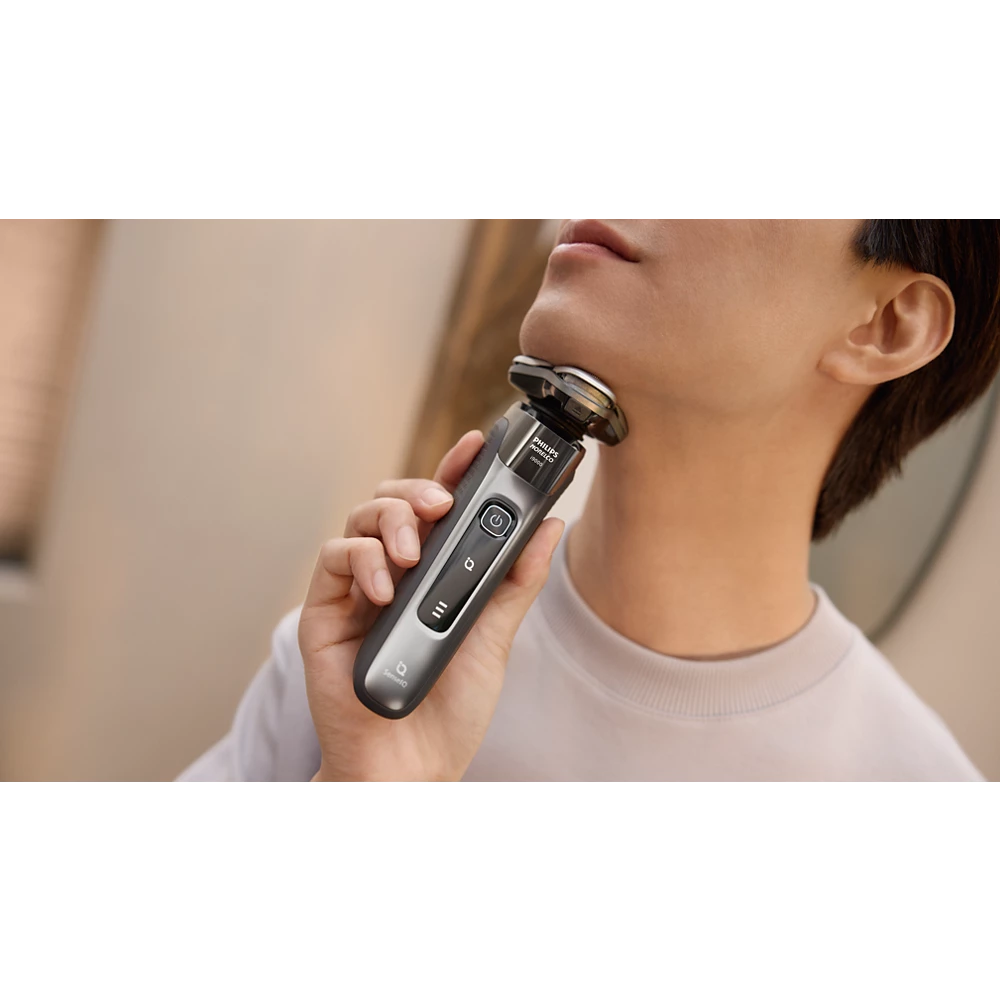 Norelco i9000 Wet&amp;Dry Electric Shaver with SenseIQ (X9002/82)