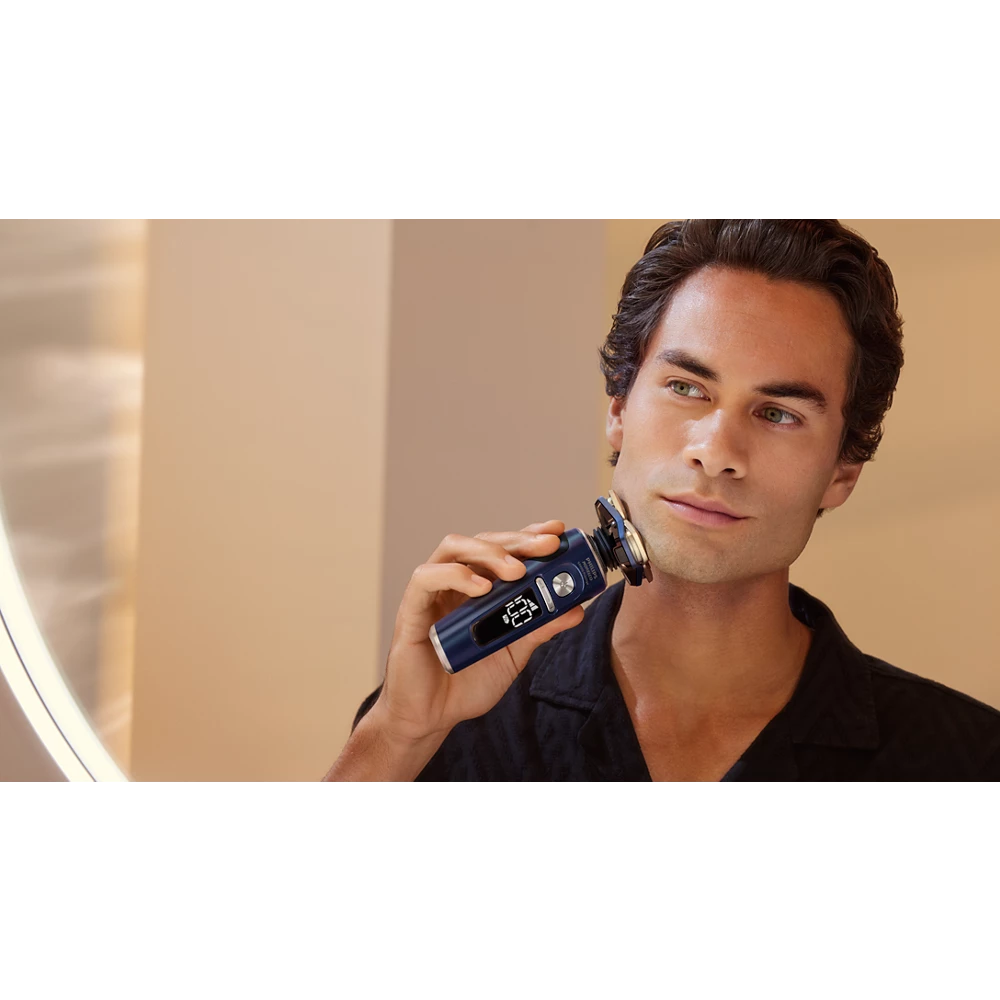 Norelco Limited Edition S9000 Prestige Wet &amp; Dry Electric shaver with SenseIQ (SP9886/89)