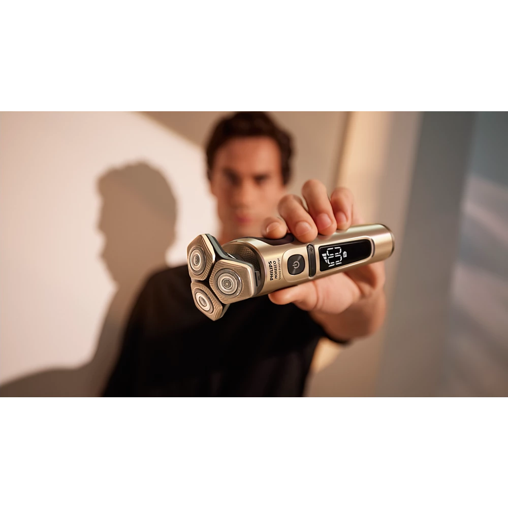 Norelco Shaver S9000 Prestige Wet &amp; Dry Electric shaver with SenseIQ (SP9883/83)
