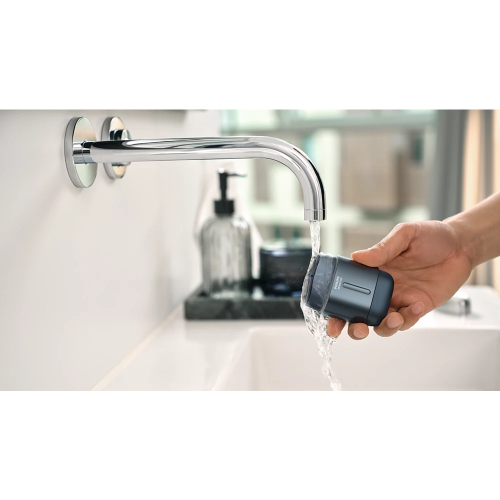 Norelco Philips Shaver 700 Series Wet &amp; Dry Electric Compact Shaver (S794/94)
