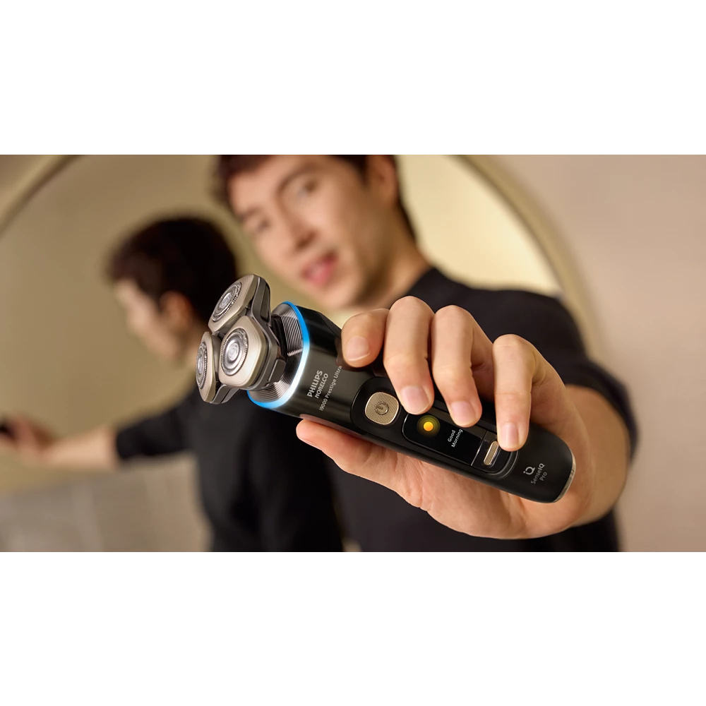 Norelco i9000 Prestige Ultra Wet&amp;Dry Electric Shaver with SenseIQ Pro (XP9400/89)