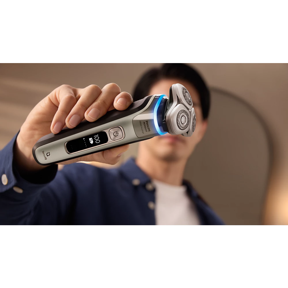 Norelco i9000 Prestige Wet&amp;Dry Electric Shaver with SenseIQ (XP9203/81)