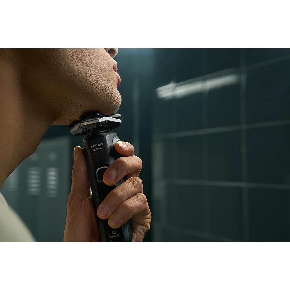 Norelco Shaver Series 5000 Wet &amp; Dry electric shaver (S5820/81)